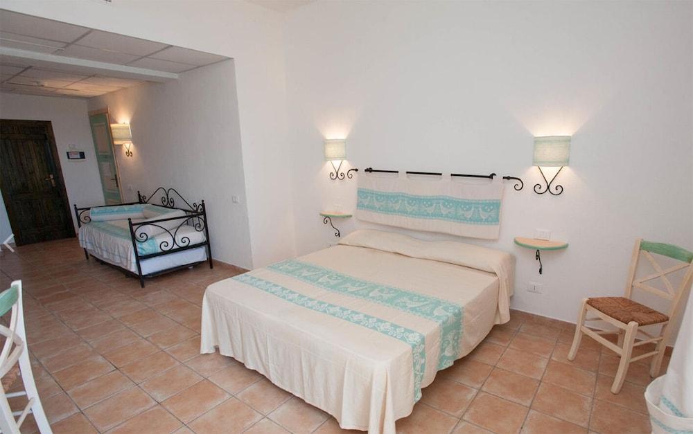 Marina di Sorso La Plage Noire Resort المظهر الخارجي الصورة