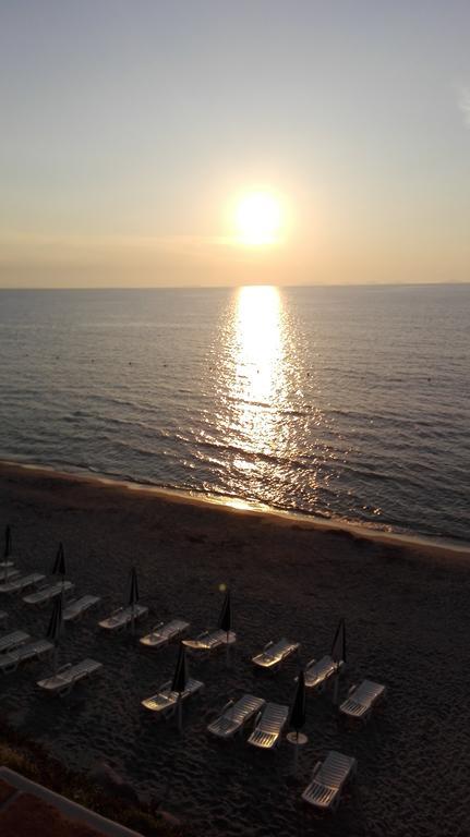 Marina di Sorso La Plage Noire Resort المظهر الخارجي الصورة